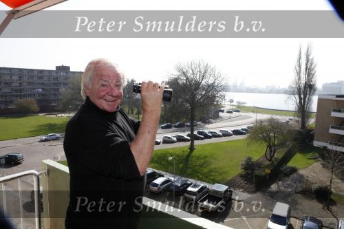 Vlaardingen 2 april 2009
Aad v Toor aan het klussen in zijn nieuwe appartement.
Peter Smulders bv