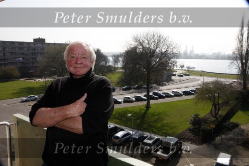 Vlaardingen 2 april 2009
Aad v Toor aan het klussen in zijn nieuwe appartement.
Peter Smulders bv