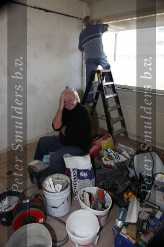 Vlaardingen 2 april 2009
Aad v Toor aan het klussen in zijn nieuwe appartement.
Peter Smulders bv