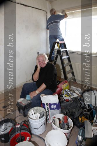 Vlaardingen 2 april 2009
Aad v Toor aan het klussen in zijn nieuwe appartement.
Peter Smulders bv