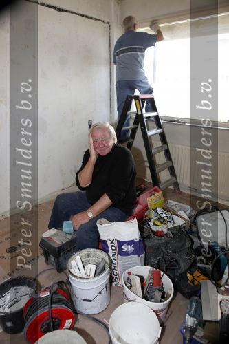 Vlaardingen 2 april 2009
Aad v Toor aan het klussen in zijn nieuwe appartement.
Peter Smulders bv
