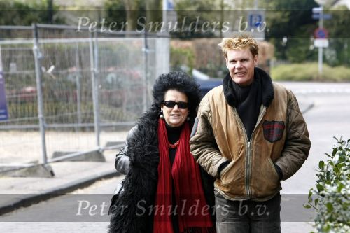 Laren 19 april 2008
Ad Visser met zijn vrouw aan het winkelen in Laren.
Peter Smulders bv
