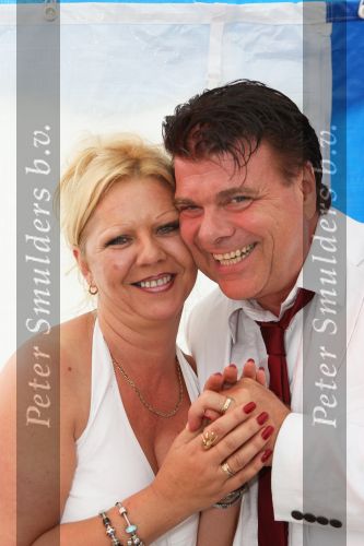 Zandhoven / Lier, 20 Juni 2008
De Eindhovensche zanger Andy de Witt ( Ad v d Hurk ) trouwt voor de 6e maal met zijn Nadia Stevens ( Vigagiste bij de belgische  VTM TV )
Foto Peter Smulders BV