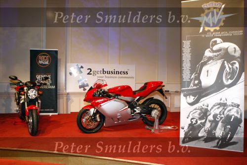 Hilversum 18 mei 2008
Gala van Race 2raise in studio 21. Ook is de presentatie van het raceteam van agusta.
Peter Smulders bv