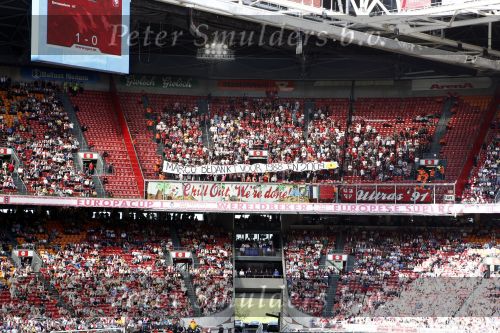 Amsterdam 10 mei 2009
Ajax-fc twente in de arena. De harde kern ajax supporters komt de eerste helft niet kijken en heeft spanddoeken opgehangen om te protesteren tegen het beleid bij ajax.
Peter Smulders bv