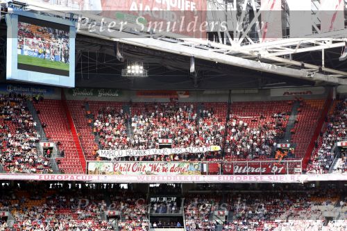Amsterdam 10 mei 2009
Ajax-fc twente in de arena. De harde kern ajax supporters komt de eerste helft niet kijken en heeft spanddoeken opgehangen om te protesteren tegen het beleid bij ajax.
Peter Smulders bv