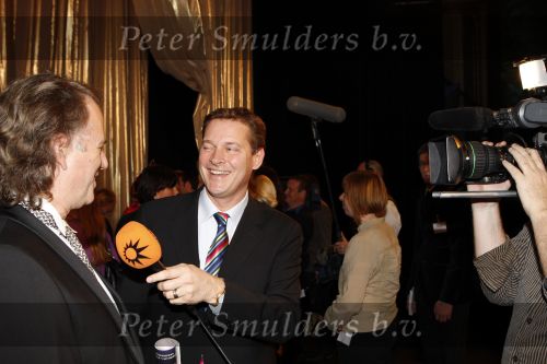 Kaatsheuvel 24 november 2007
Premiere Assepoester in de efteling. Zangeres Do v Hulst speelt de hoofdrol. Andre Rieu wordt geinterviewd door Albert Verlinden
