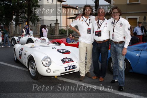 Brescia 15 mei 2008
Start van de Mille Miglia in Brescia. State of art rijdt met 2 porsches mee. Prins Bernhard jr met Menno der Jong. 
Menno is een vriend en compagnon van Prins Bernhard jr . en Albert Westerman