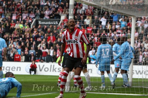 Eindhoven, 13 April 2008 Kampioenswedstrijd PSV-FC Twente, eindstand 1-1 Seizoen 2007/2008. PSV daardoor nog niet kampioen.
Alcides schreeuwt het na weer een gemiste kans