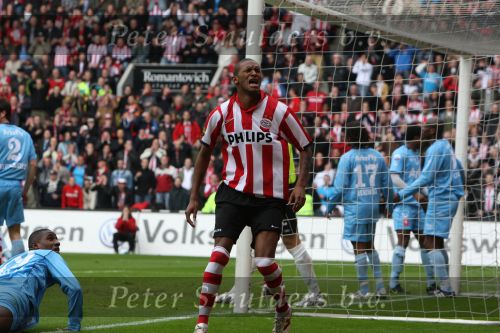 Eindhoven, 13 April 2008 Kampioenswedstrijd PSV-FC Twente, eindstand 1-1 Seizoen 2007/2008. PSV daardoor nog niet kampioen.
Alcides schreeuwt het na weer een gemiste kans