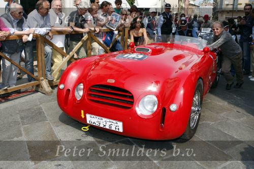 Brescia 15 mei 2008
Start van de Mille Miglia in Brescia. State of art rijdt met 2 porsches mee. allard
Peter Smulders bv
