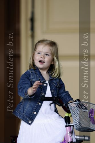 Den Haag 26 juni 2007
Fotomoment met Prins Willem Alexander Maxima Prinses Amalia Alexia en Ariane bij de koninklijke stallen. Prinses Alexia viert haar 2e verjaardag.