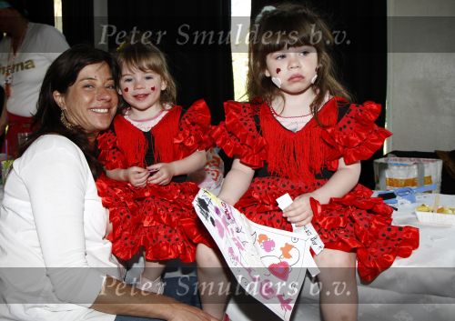 Amsterdam 23 april 2008
Presentatie nieuwe magazine Mama in hotel arena. Een zwangere Amanda Krabbe met dochters Jasmijn en Michelle  schrijft een colum voor mama
Peter Smulders bv