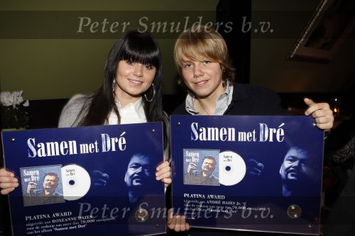 Loenen aan de Vecht 1 november 2007
presentatie duetten cd van Andre Hazes bij restaurant het Amsterdammertje.c Andre Jr Roxeanne en Rachel Hazes