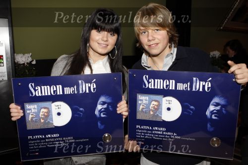 Loenen aan de Vecht 1 november 2007
presentatie duetten cd van Andre Hazes bij restaurant het Amsterdammertje.c Andre Jr Roxeanne en Rachel Hazes