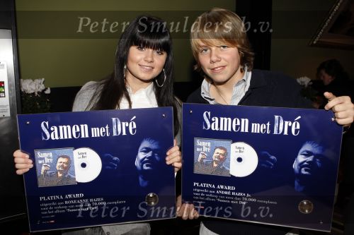 Loenen aan de Vecht 1 november 2007
presentatie duetten cd van Andre Hazes bij restaurant het Amsterdammertje.c Andre Jr Roxeanne en Rachel Hazes