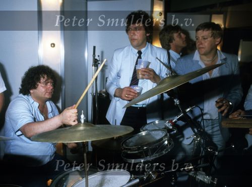 Rotterdam, 4 juni 1983
Afscheid Willem v Hanegem voetbalwedstrijd met FC Feyenoord tegen het Nederlands elftal van 1974
Na afloop wedstrijd een feest met o.a. optreden Willem met Andre Hazes en Piet Schrijvers