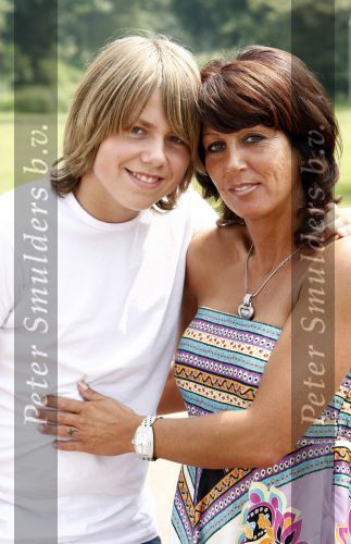 Amsterdam 7 juni 2008
Andre Hazes jr Roxeanne en Rachel hazes bij dag voor ADHD patienten op het trainingscomplex de toekomst van AJAX.