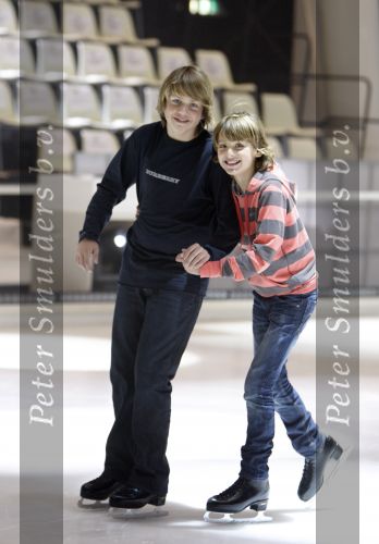 Hilversum 12 december 2007
Andre Hazes jr Didier Froger Christiaan Bauer Ghilaine Starreveld Nicky Vergeer en Sherilyn doen mee aan kinderen dansen op het ijs.