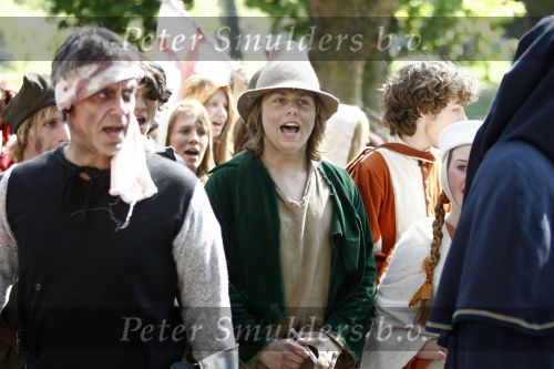 Amsterdam 20 april 2009
Kruistocht in spijkerbroek in het vondelpark. opbrengst cd gaat naar slachtoffers van aardbeving in italie.
Janke Dekker en Andre Hazes jr zijn aanwezig.