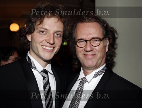 Kaatsheuvel 24 november 2007
Premiere Assepoester in de efteling.  Andre Rieu met zoon