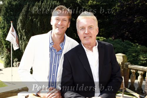 Hilversum 15 september 2008
Andre v Duin Frans Bauer en Jan Smit bij tros presentatie in kasteel de hoge Vuursche. Andre v Duin met zijn man Martin