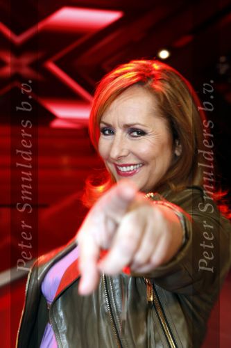 Hilversum 4 mei 2009
De 3 finalisten van x factor Lisa Rachel en Jamal met hun coaches Stacey Rookhuizen en Angela Groothuizen.
Peter Smulders bv