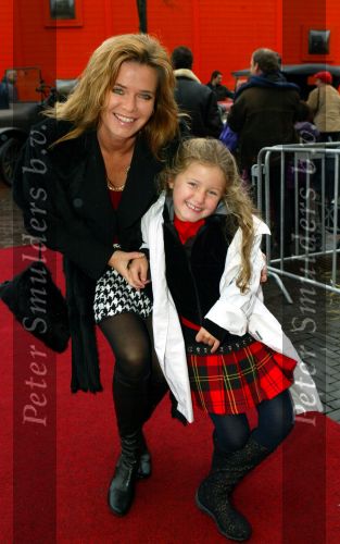 Amsterdam 16 november 2003
Premiere Pipo de clown in het pathe arena theater
Anita Endstra en Eva Endstra
Anita Schuts