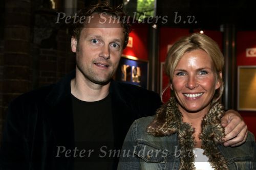 Amsterdam 5  juni 2004
Presentatie boek rode kruis en canon.
Anita Witzier met vriend
