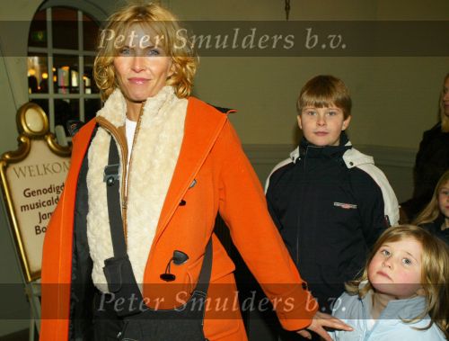 Kaatsheuvel 24 januari 2004
Premiere Doornroosje in de efteling. 
Anita Witzier met kinderen
