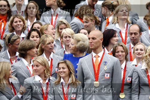 Den Haag 27 augustus 2008
De Olympische medaille winnaars van Peking op het bordes bij Koningin Beatrix. Aanwezig oa Anky v Grunsven