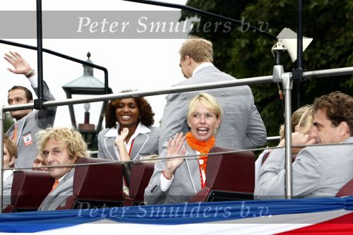 Den Haag 27 augustus 2008
De Olympische medaille winnaars van Peking op het bordes bij Koningin Beatrix. Aanwezig oa Anky v Grunsven