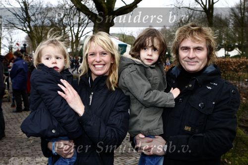 Kaatsheuvel 29 maart 2009
15 jarig bestaan van Princess in de efteling. Anky v Grunsven met man Sjef Jansen en hun kinderen
Peter Smulders bv