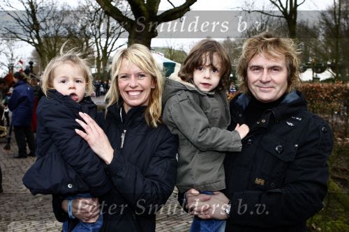 Kaatsheuvel 29 maart 2009
15 jarig bestaan van Princess in de efteling. Anky v Grunsven met man Sjef Jansen en hun kinderen
Peter Smulders bv