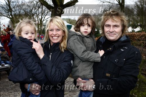 Kaatsheuvel 29 maart 2009
15 jarig bestaan van Princess in de efteling. Anky v Grunsven met man Sjef Jansen en hun kinderen
Peter Smulders bv