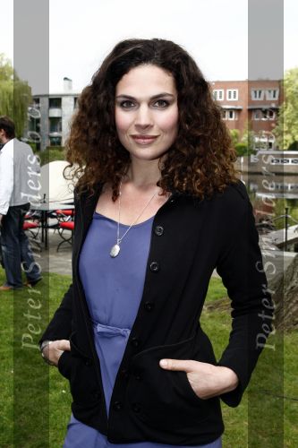 Amsterdam 23 april 2009
Persconferentie ivm de film er komt een vrouw bij de dokter naar het boek van Kluun bij het Hilton. Reinout Oerlemans gaat het regisseren en Anna Drijver Carice v Houten en Barry Atsma gaan de hoofdrollen spelen.
Peter Smulders bv