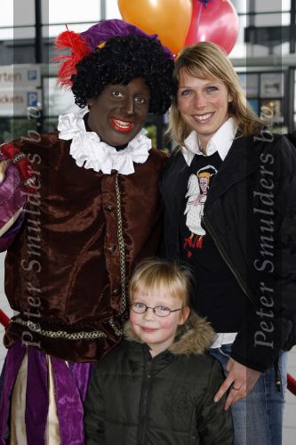 Rotterdam 26 november 2006
Het feest van sinterklaas in ahoy. 
Annamarie Thomas