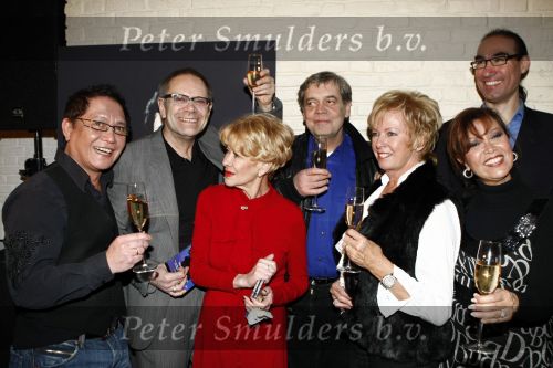 Amsterdam 7 maart 2008
Presentatie dvd en cd van Anneke Gronloh bij hotel de kersentuin. Lonny Rob de Nijs Sandra Reemer Ria Vlak en Johnny Lion
Peter Smulders bv