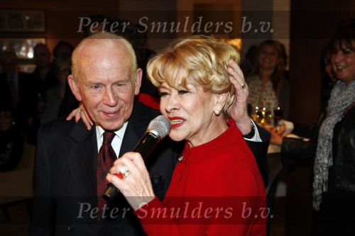 Amsterdam 7 maart 2008
Presentatie dvd en cd van Anneke Gronloh bij hotel de kersentuin. Anneke met haar huisarts
Peter Smulders bv