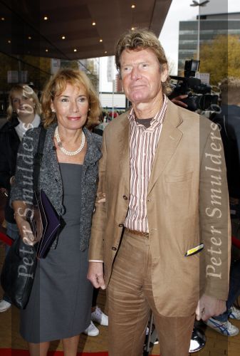 Utrecht 4 november 2007
premiere Andre v Duin Revue in het beatrix theater. Annemarie Oster met een vriend