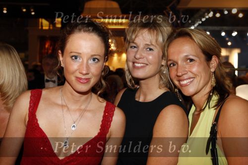 Amsterdam 6 december 2007
Miljonairsfair 2007 in de rai te amsterdam. Vip avond. Annemarie v Asselen met vriendinnen