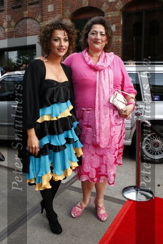 Amsterdam 3 mei 2009
Premiere van de laatste dagen van Emma blank in het ketelhuis. Annet Malherbe met Eva v d Wijdeven
Peter Smulders bv
