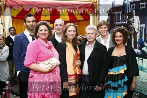 Amsterdam 3 mei 2009
Premiere van de laatste dagen van Emma blank in het ketelhuis. cast met Marlies Heuer Annet Malherbe Gene Bervoets Marwan Kenzari Eva v d Wijdeven Gijs Naber en Alex v Warmerdam
Peter Smulders bv