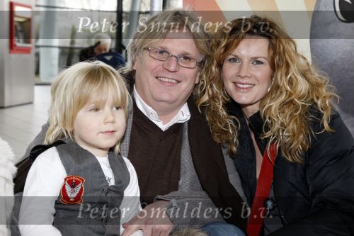 Rotterdam 25 november 2007
Premiere Feest van sinterklaas in ahoy. Annette Barlo met zoon en man Frank Timmer