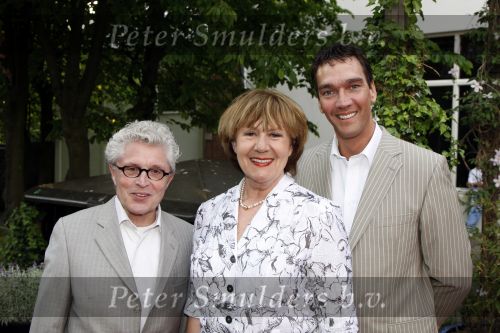 Amsterdam 12 mei 2008
Surprise party voor de 50e verjaardag van simone Kleinsma in hotel arena. Jacques d Ancona met vriend Hans en Annewil Blankers
Peter Smulders bv