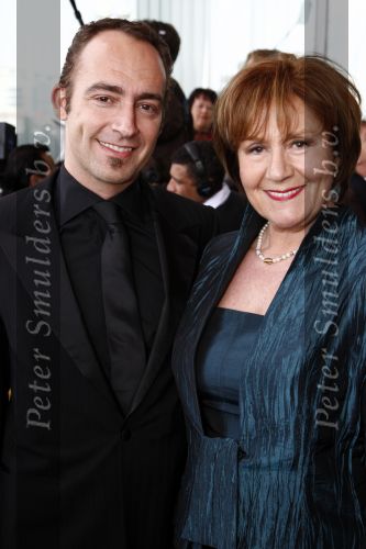 Rotterdam 20 april 2008
Premiere les Miserables  in het nieuwe Luxor theater. Annewil Blankers met zoon
Peter Smulders bv
