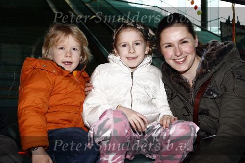 Amsterdam 7 februari 2009
Premiere disneyfilm Bolt in pathe arena. Anniko v Santen met kinderen
Peter Smulders bv