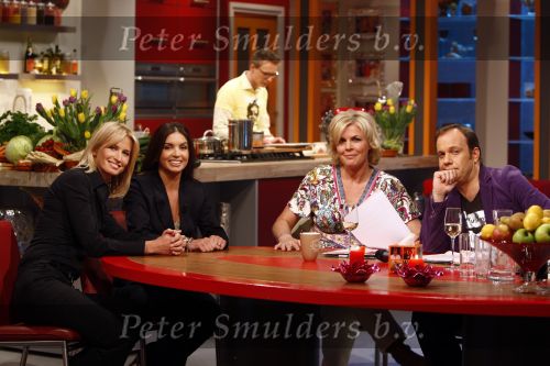 Hilversum 14 april 2008
Anouk Smulders en Rossana Lima op bezoek namens de class company bij life and cooking met Irene Moors en Carlo Boszhard.