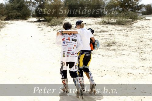 Dakar 23 maart 2008
Straatbeeld in Dakar waar de heroes legend eindigt. Gallyon v Vessem Viktor Brand Martin Utberg en Anouk Smulders
Peter Smulders bv