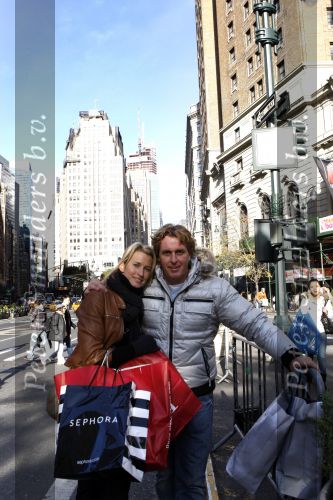 New Tork 27 november 2007
Edwin en Anouk Smulders maken rondvlucht met helicopter over het vrijheidsbeeld Central Park en manhatten.